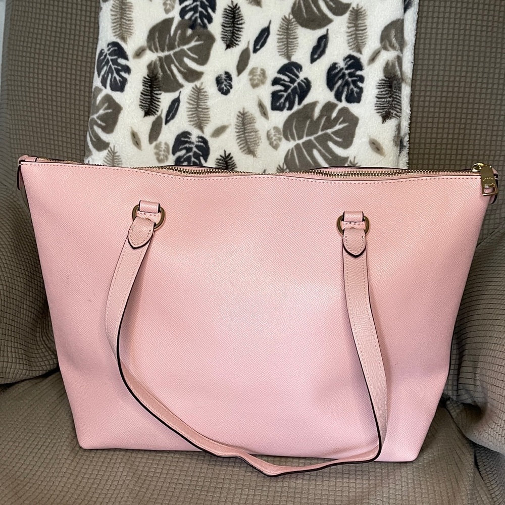 Coach Gallery Tote with RoseBouquet interior b2039-91147 - Picture 3 of 9